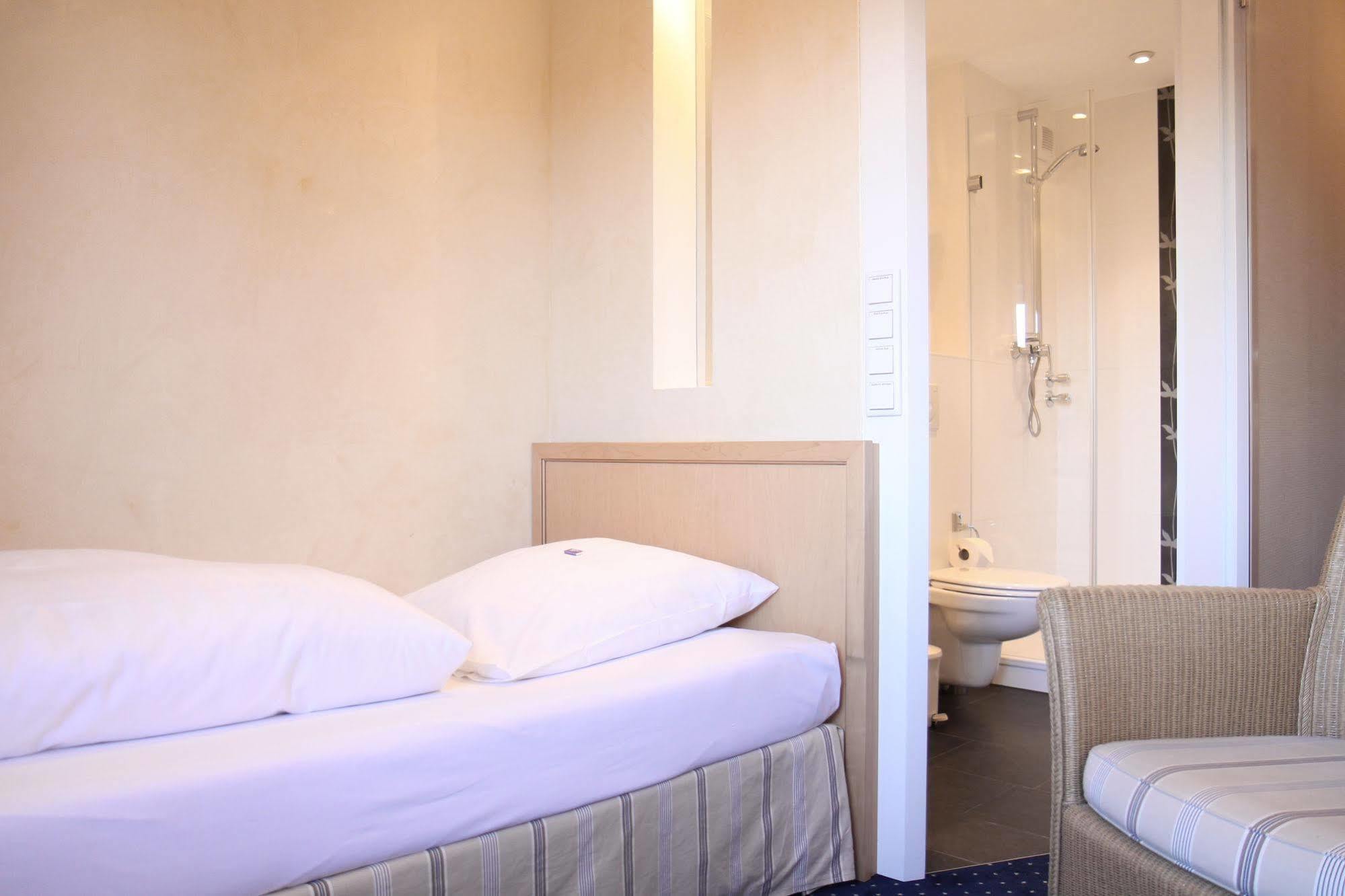 Thomas Hotel Spa & Lifestyle Husum  Esterno foto